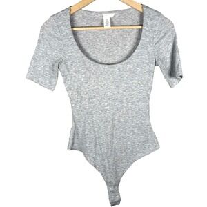H&M Women's Heather Gray Scoop Neck Short Sleeve Bodysuit Size Small NEW‎